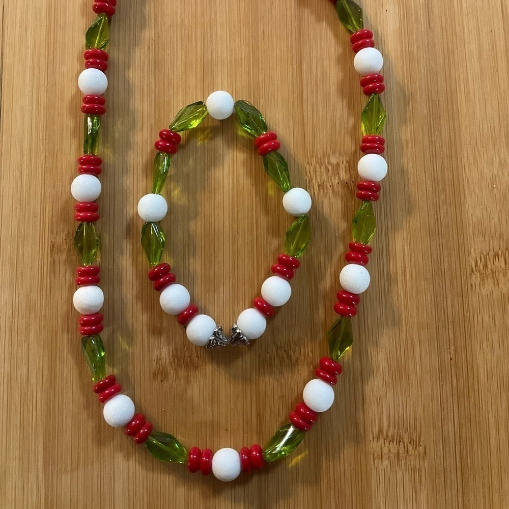 Hand Crafted Necklace Bracelet Set White Red Green Beaded 22” Stretch 7.5”